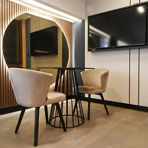 Apartment Grandeur