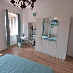 Apartment Red Blue With Private Parking And Gray Blue